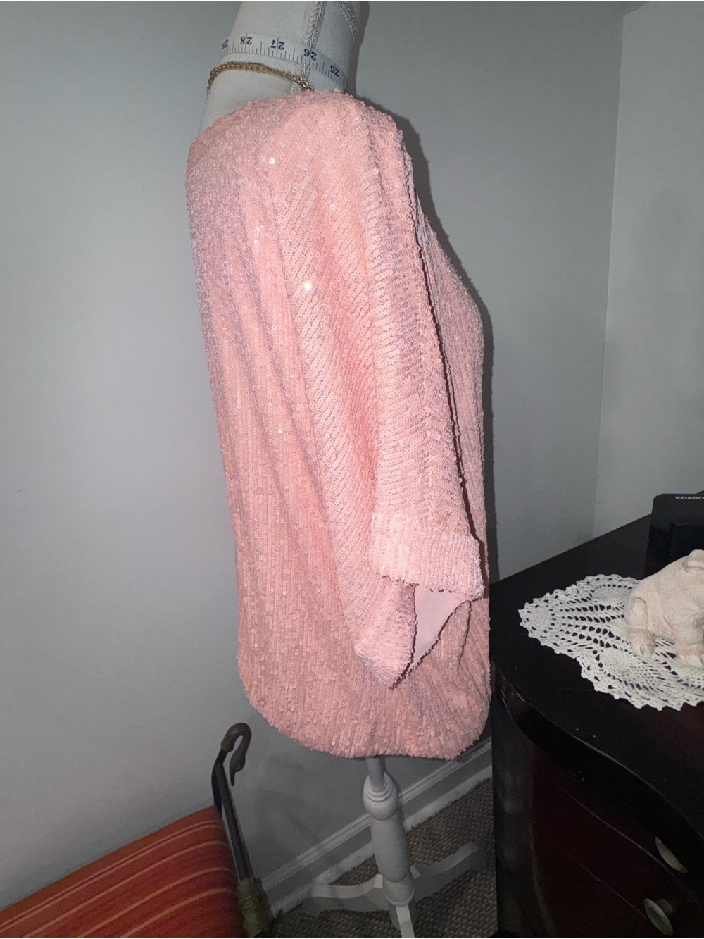 Trina Turk Blush Pink Lightweight Top - Picture 3 of 9
